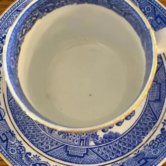 Blue Willow Balmoral China R&D England set of two teacup, saucer and small plate - Picture 3 of 9